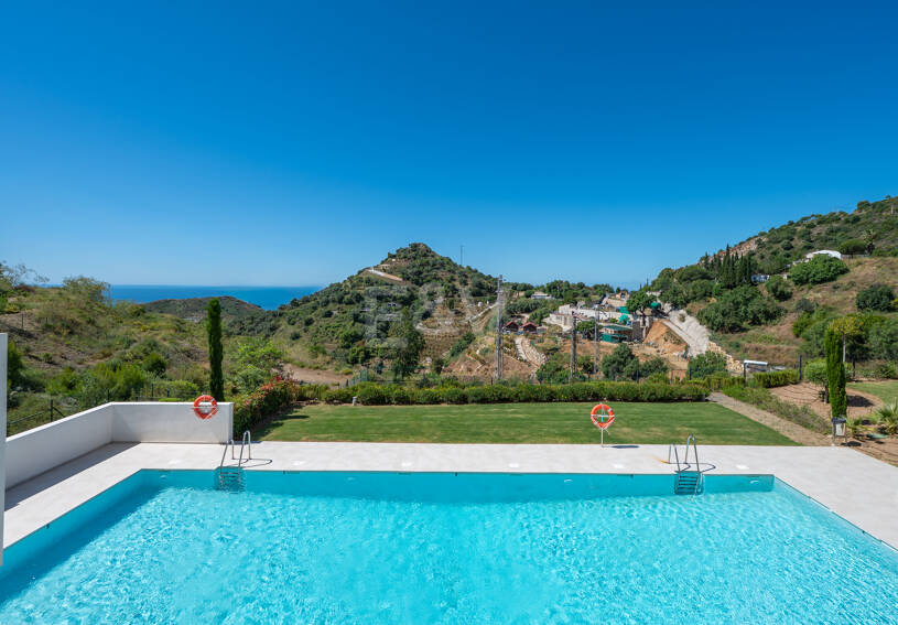 Exclusive Investment Opportunity with Panoramic Views in Palo Alto Marbella