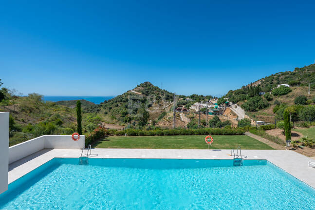 Exclusive Investment Opportunity with Panoramic Views in Palo Alto Marbella
