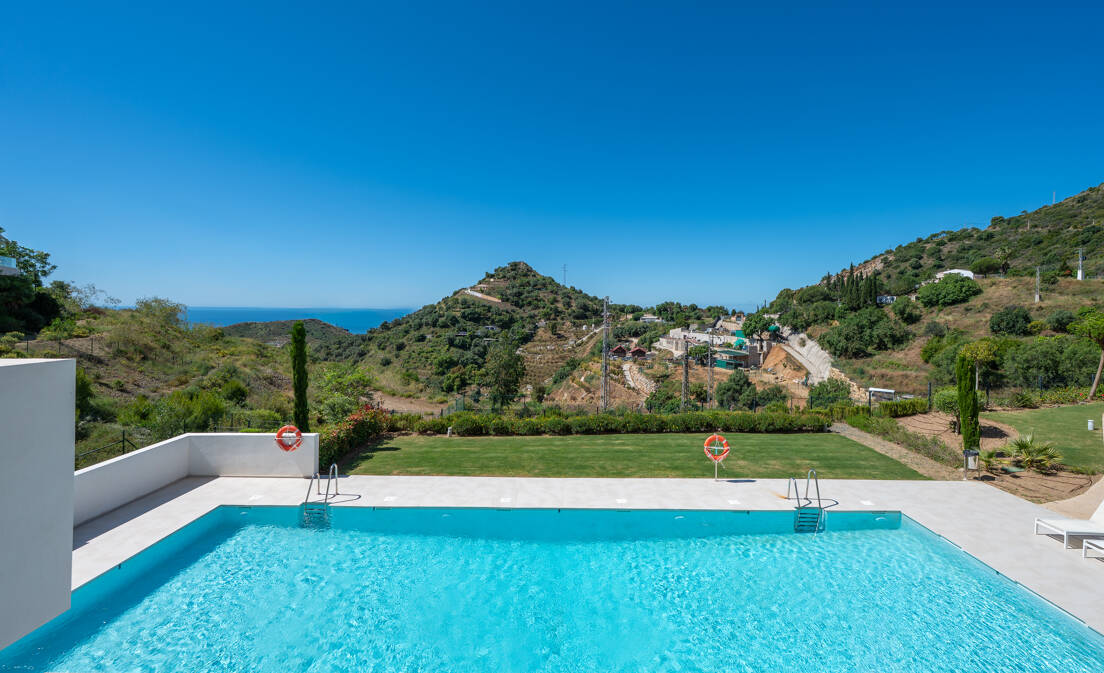 Exclusive Investment Opportunity with Panoramic Views in Palo Alto Marbella