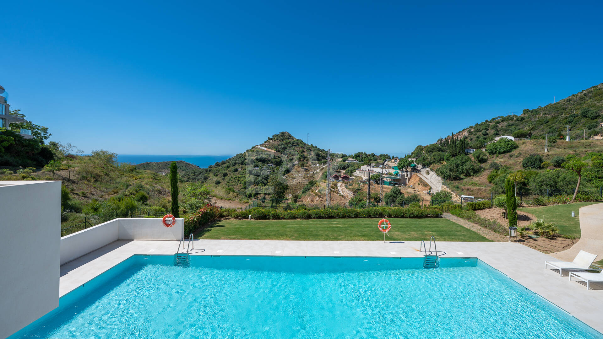 Exclusive Investment Opportunity with Panoramic Views in Palo Alto Marbella