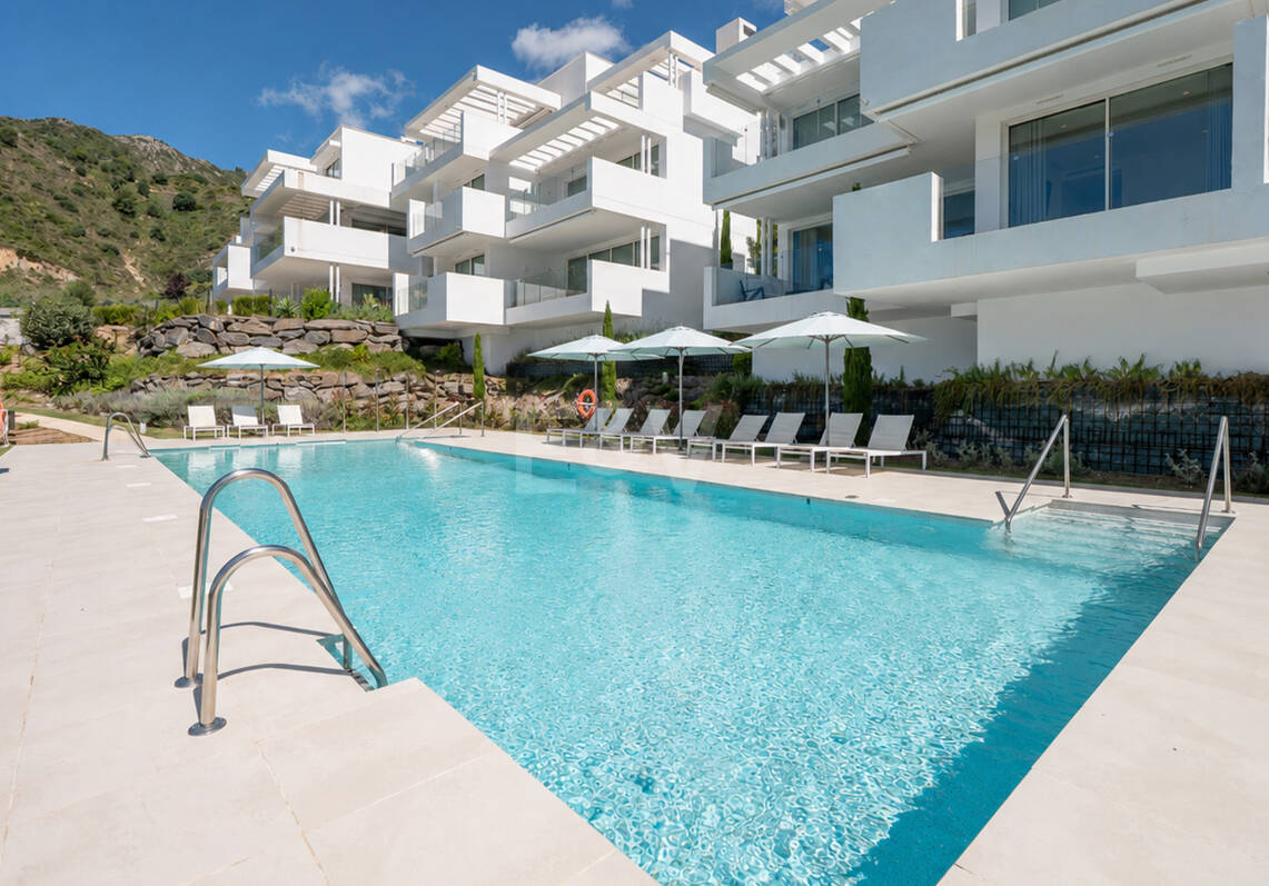 Best-Priced Investment Lägenhet med havsutsikt i Palo Alto Marbella