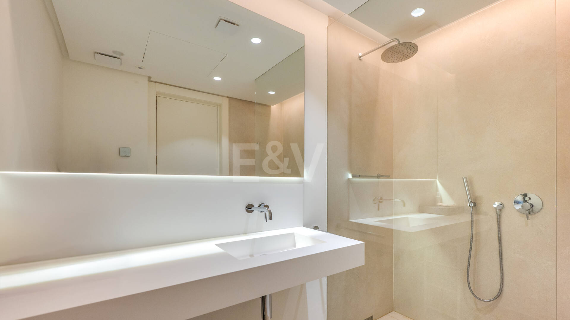 Exclusive Investment Opportunity with Panoramic Views in Palo Alto Marbella