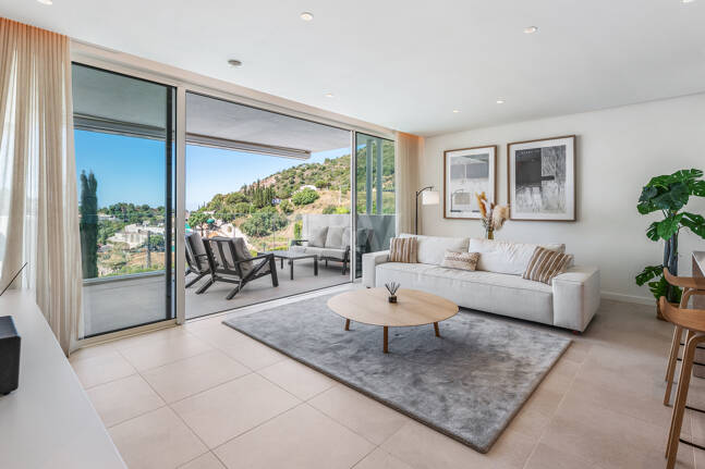 Exclusive Investment Opportunity with Panoramic Views in Palo Alto Marbella