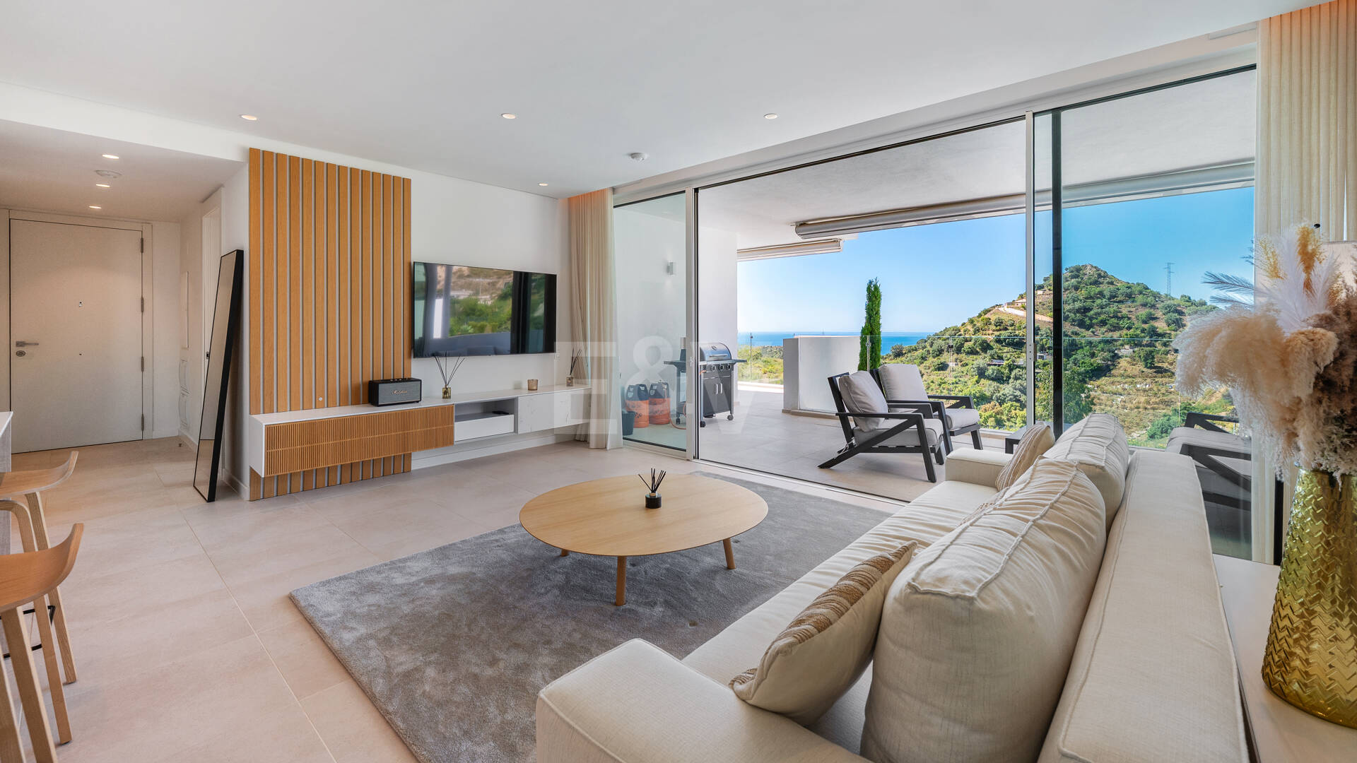 Exclusive Investment Opportunity with Panoramic Views in Palo Alto Marbella