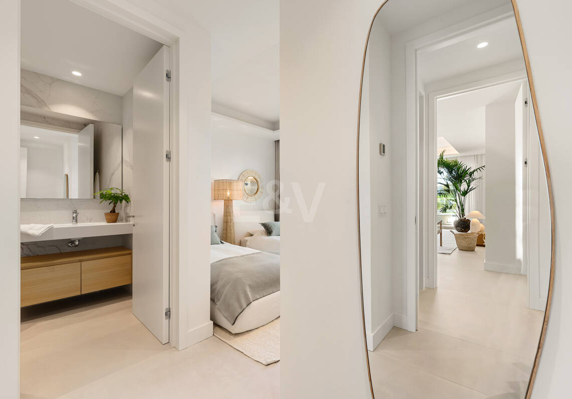 Luxury Modern Duplex with Private Pool in Golden Mile Steps from the Beach