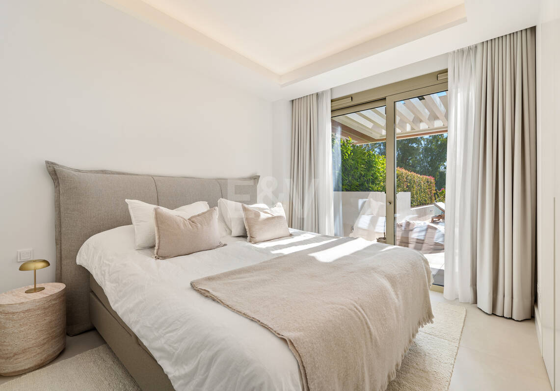Luxury Modern Duplex with Private Pool in Golden Mile Steps from the Beach
