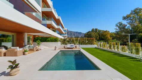 Luxury Modern Duplex with Private Pool in Golden Mile Steps from the Beach