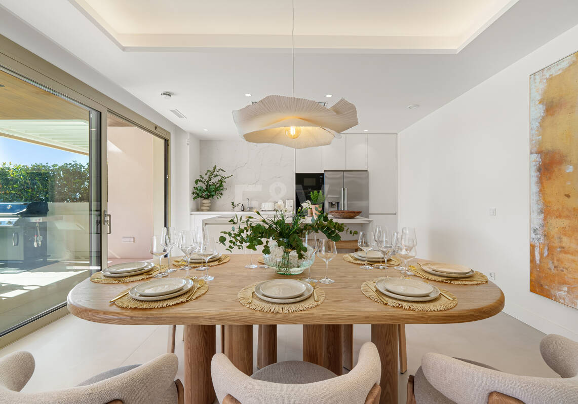 Luxury Modern Duplex with Private Pool in Golden Mile Steps from the Beach