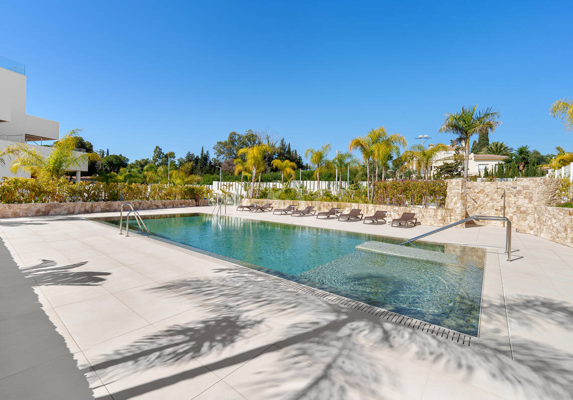 Luxury Modern Duplex with Private Pool in Golden Mile Steps from the Beach
