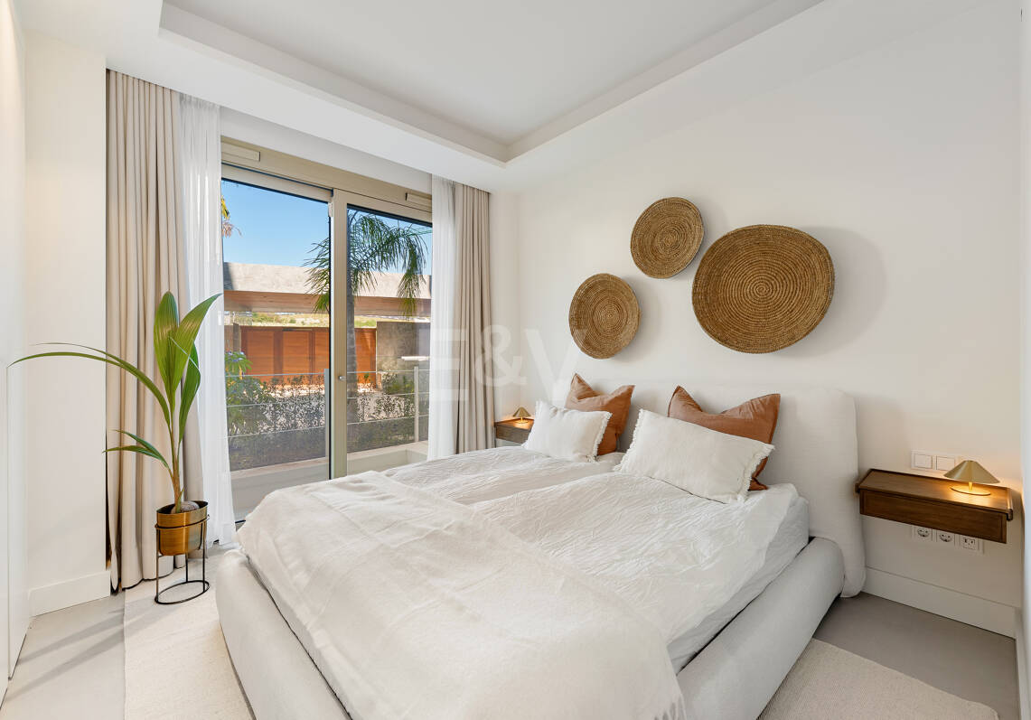 Luxury Modern Duplex with Private Pool in Golden Mile Steps from the Beach
