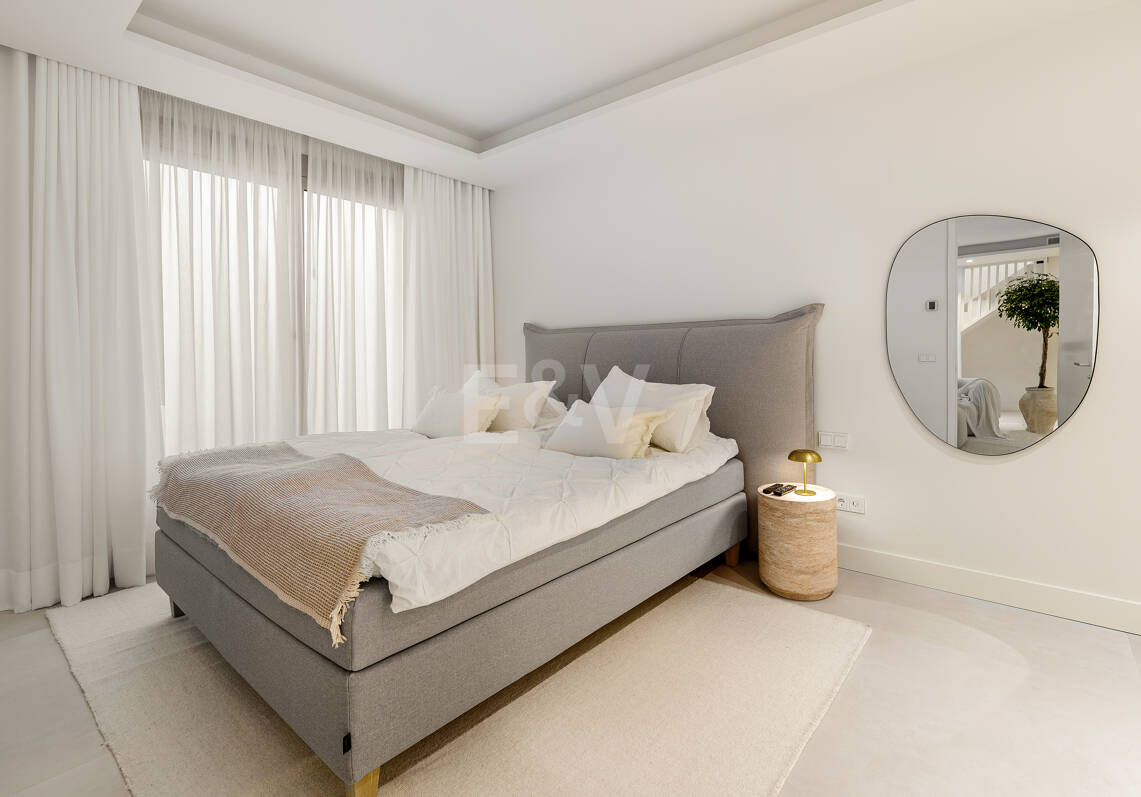 Luxury Modern Duplex with Private Pool in Golden Mile Steps from the Beach