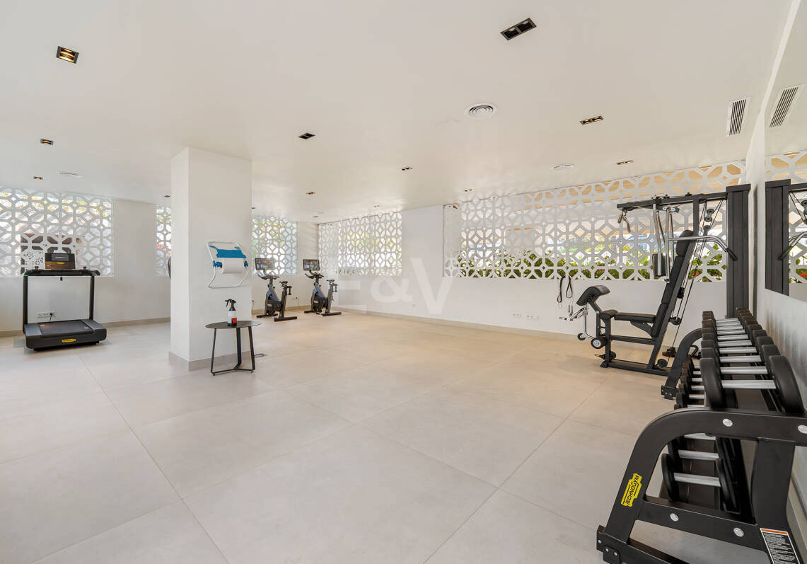 Luxury Modern Duplex with Private Pool in Golden Mile Steps from the Beach