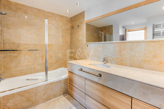Spacious 3-Bedroom Apartment with Sea Views in Altos de Los Monteros, Marbella