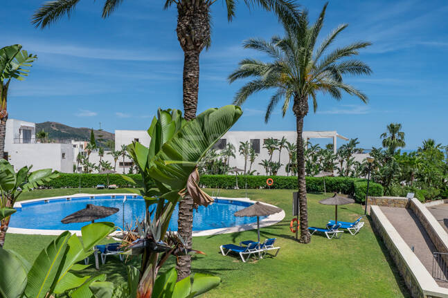 Spacious 3-Bedroom Apartment with Sea Views in Altos de Los Monteros, Marbella