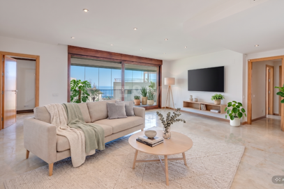 Spacious 3-Bedroom Apartment with Sea Views in Altos de Los Monteros, Marbella