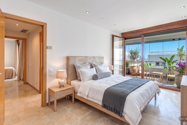 Spacious 3-Bedroom Apartment with Sea Views in Altos de Los Monteros, Marbella