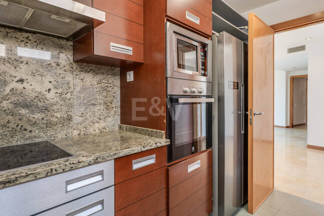 Spacious 3-Bedroom Apartment with Sea Views in Altos de Los Monteros, Marbella