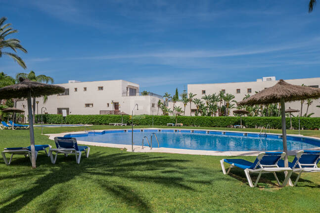 Spacious 3-Bedroom Apartment with Sea Views in Altos de Los Monteros, Marbella