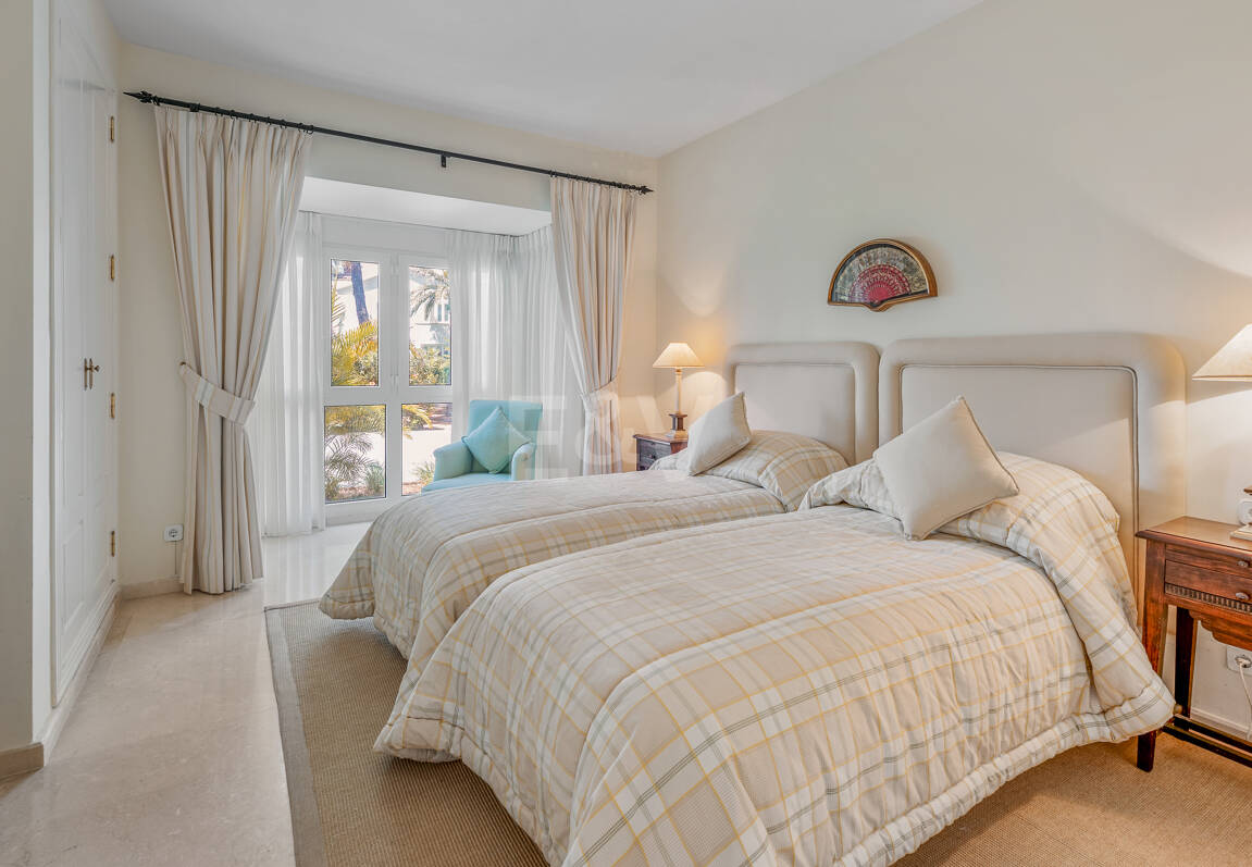 Beachfront Garden Apartment in Los Monteros