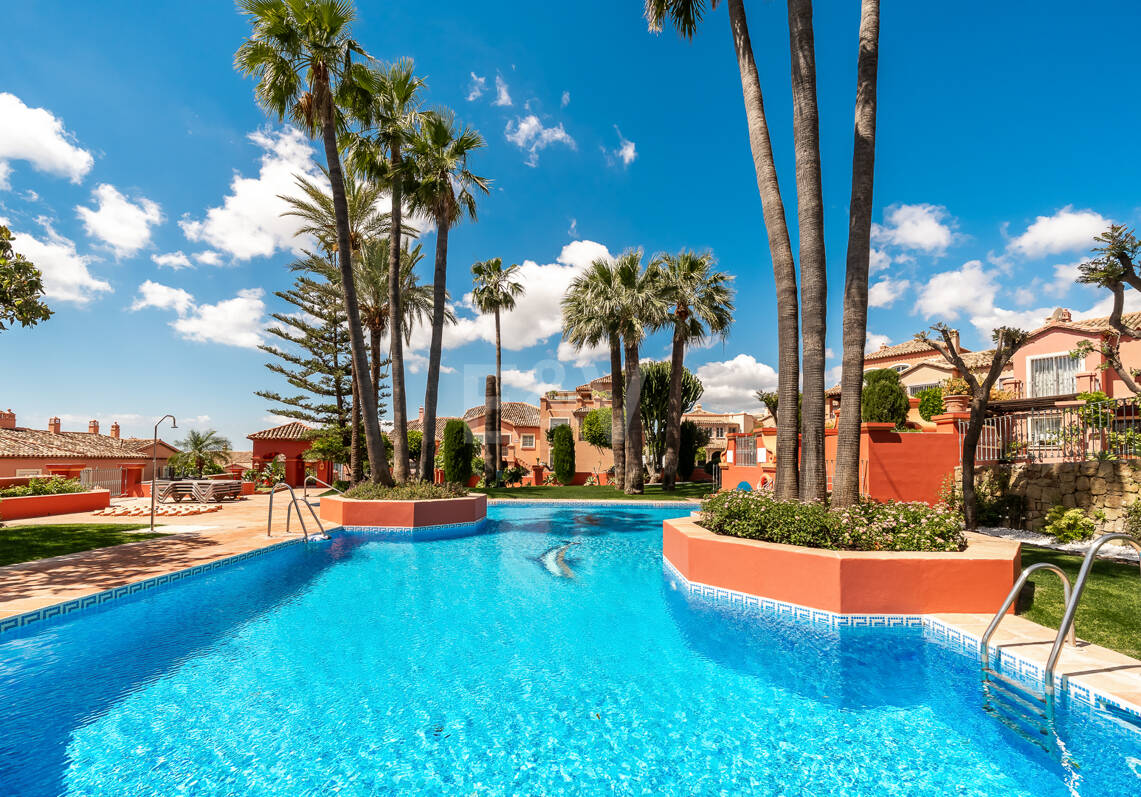 Refined Mediterranean Apartment in Benahavís