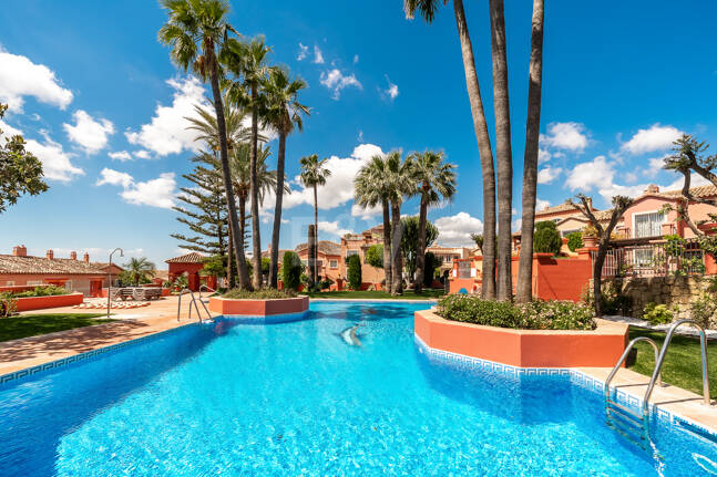 Apartamento mediterráneo refinado en Benahavís
