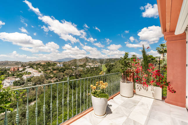 Apartamento mediterráneo refinado en Benahavís