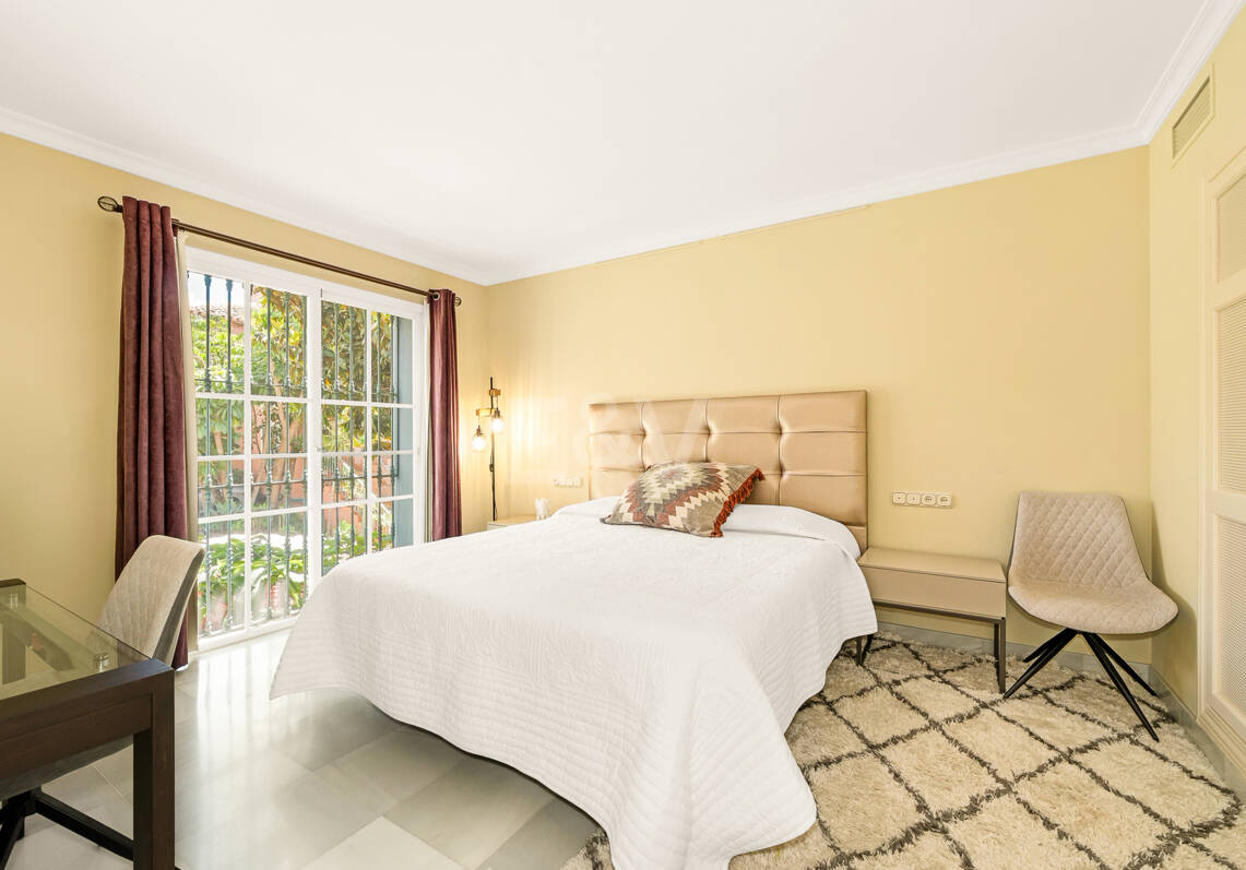 Refined Mediterranean Apartment in Benahavís