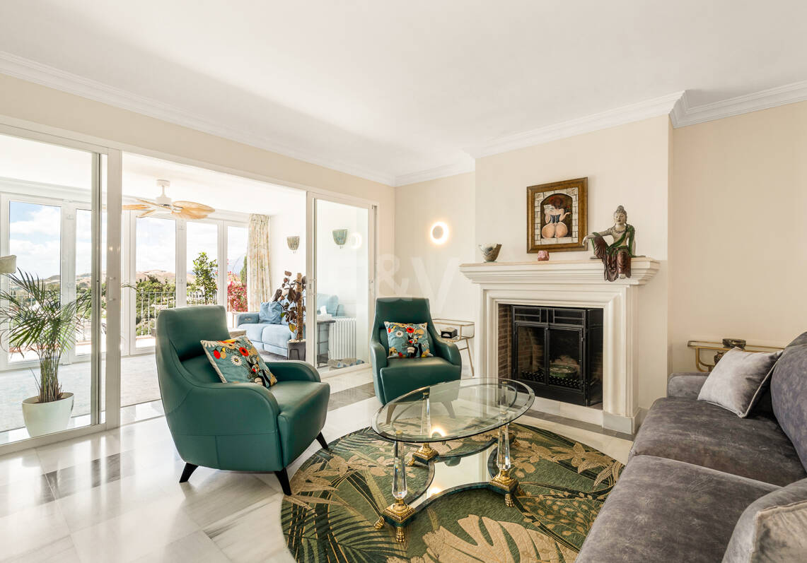 Refined Mediterranean Apartment in Benahavís