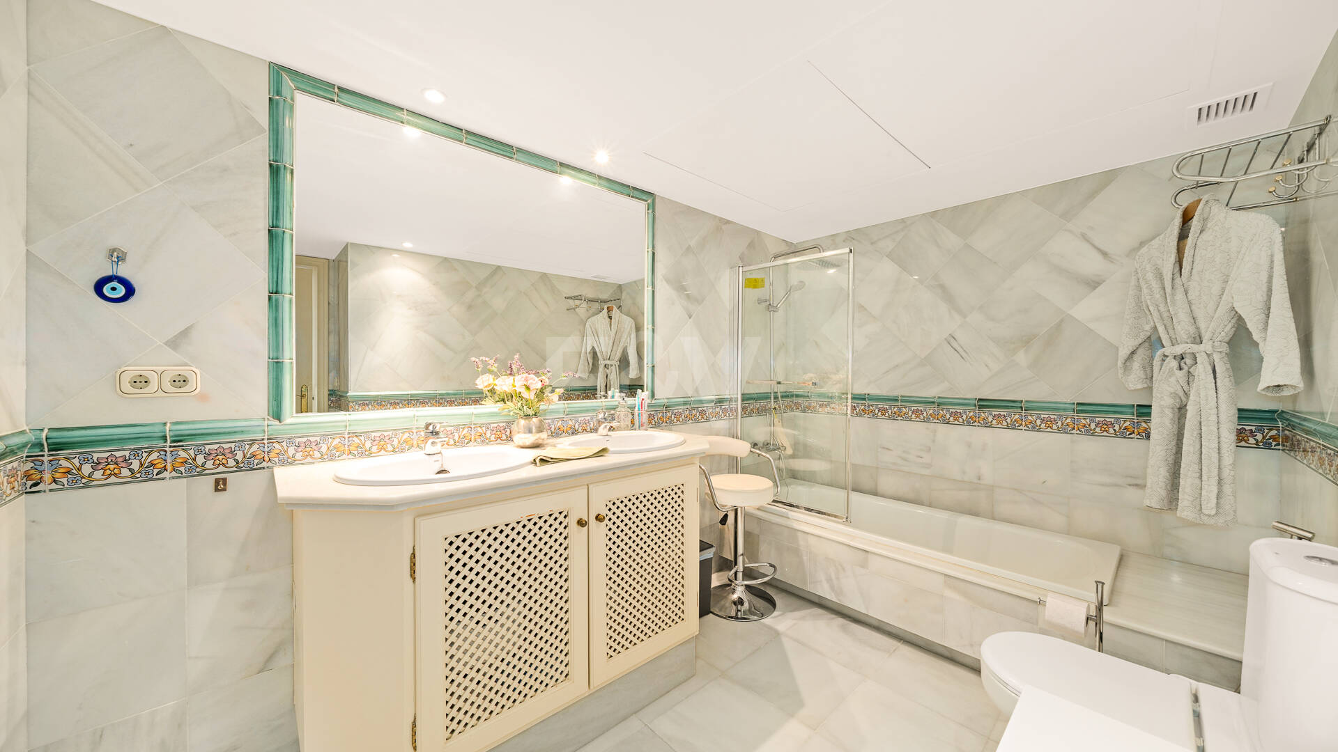 Apartamento mediterráneo refinado en Benahavís