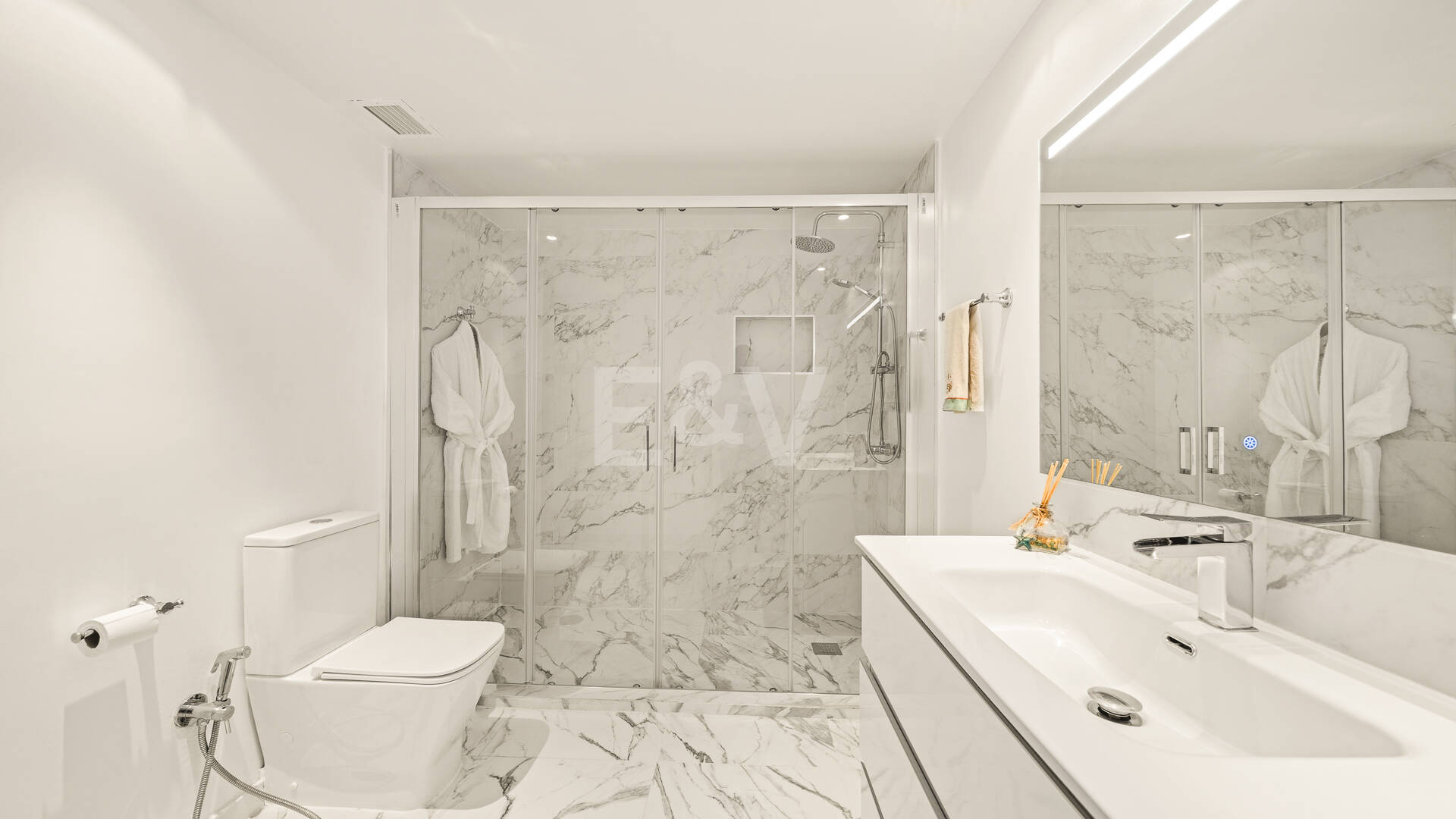 Apartamento mediterráneo refinado en Benahavís
