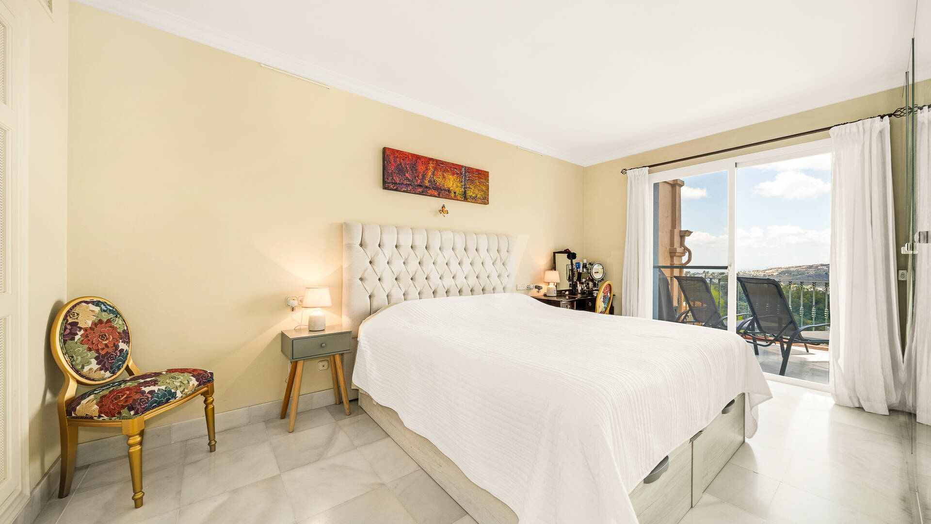 Apartamento mediterráneo refinado en Benahavís