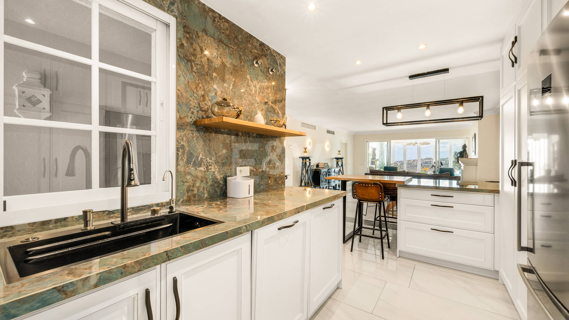 Apartamento mediterráneo refinado en Benahavís