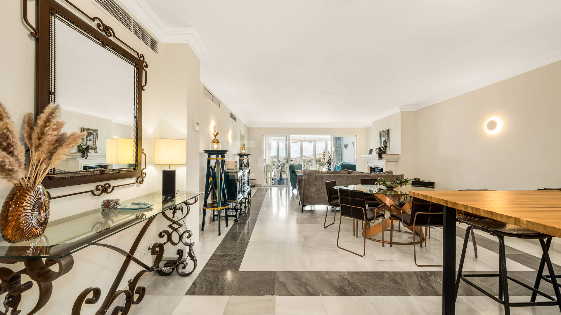 Apartamento mediterráneo refinado en Benahavís