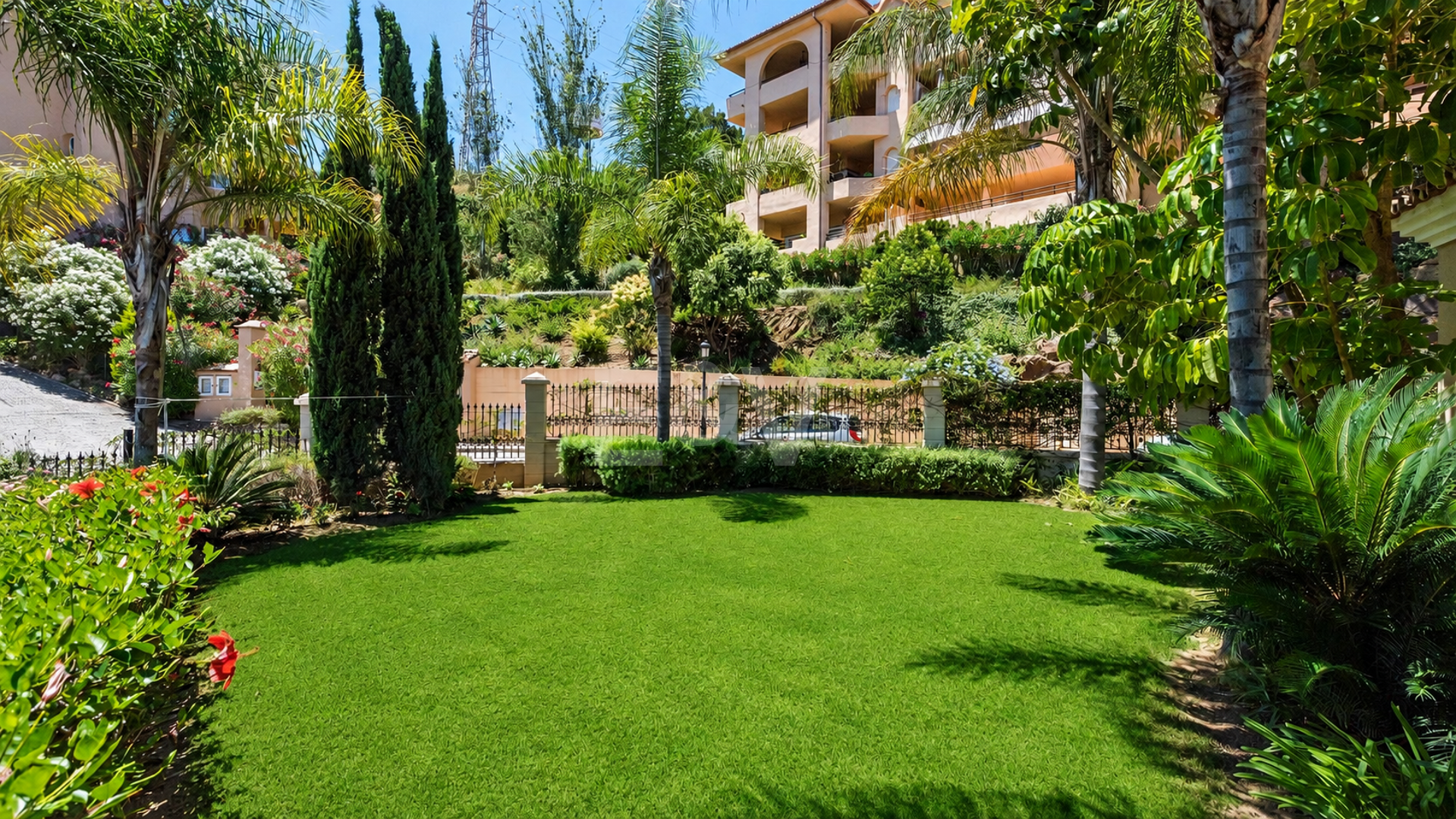 Helle Villa mit Blick auf Santa María Golf