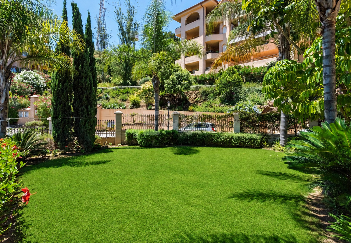 Helle Villa mit Blick auf Santa María Golf