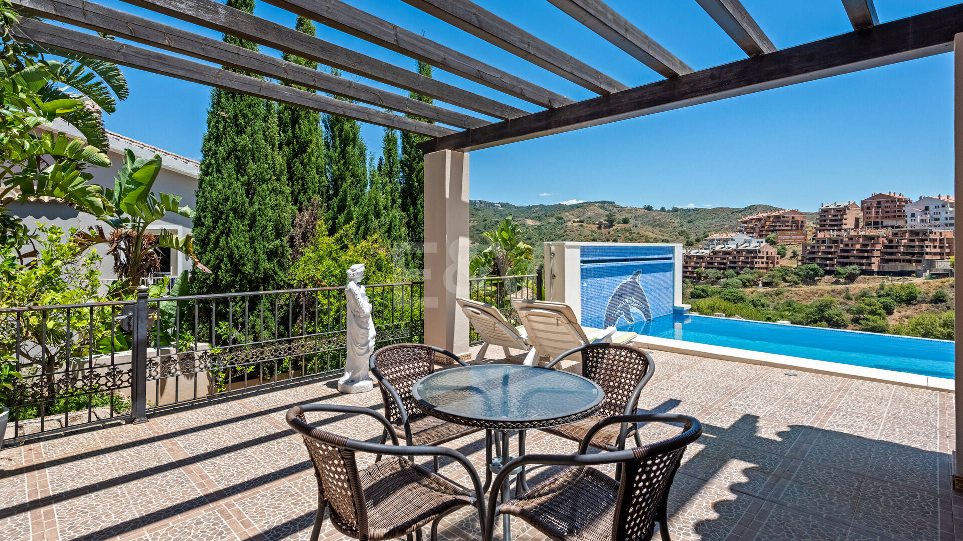 Helle Villa mit Blick auf Santa María Golf