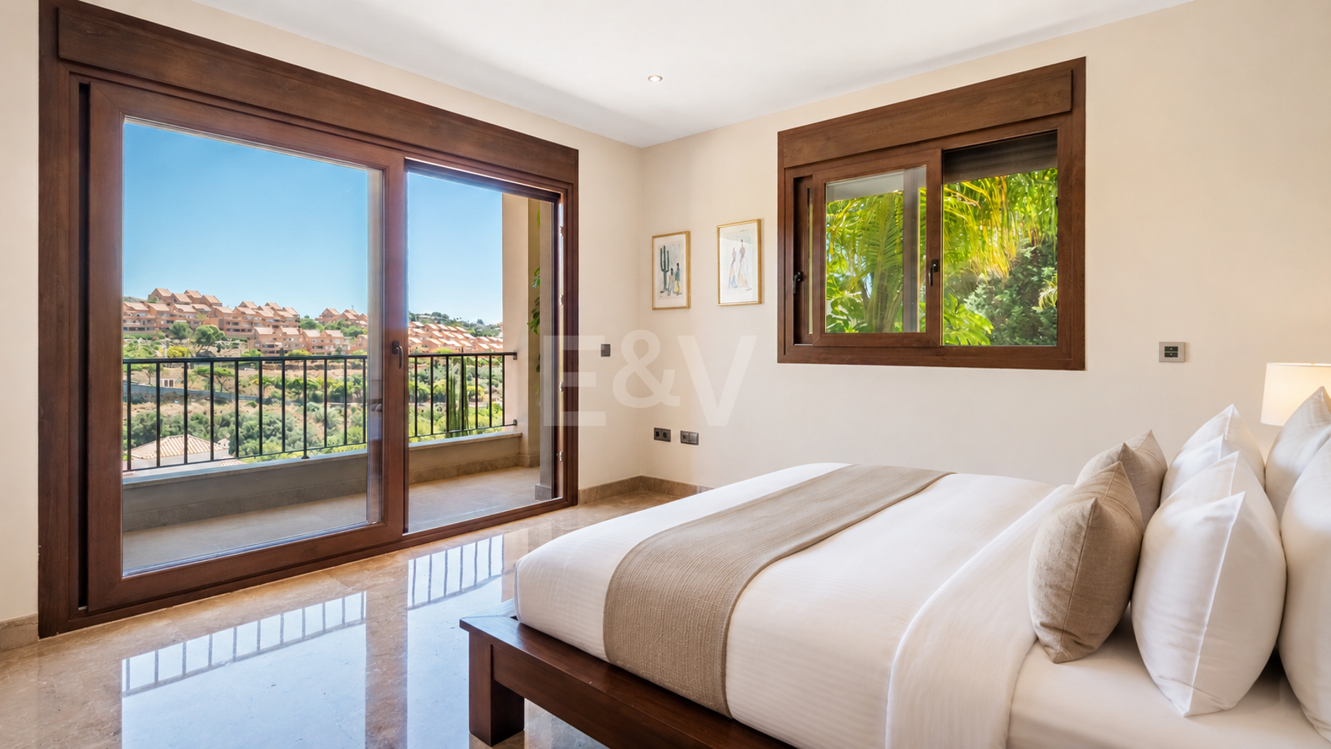 Helle Villa mit Blick auf Santa María Golf