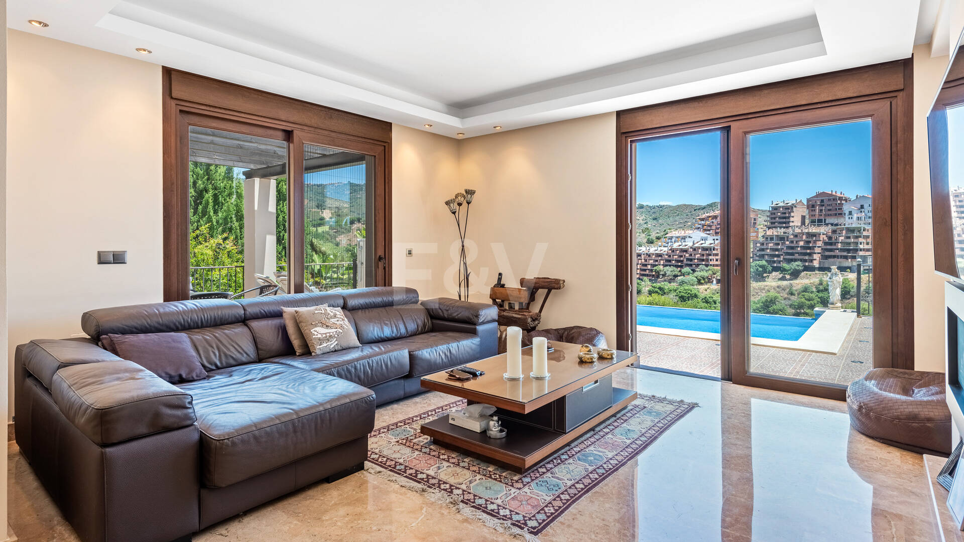 Helle Villa mit Blick auf Santa María Golf