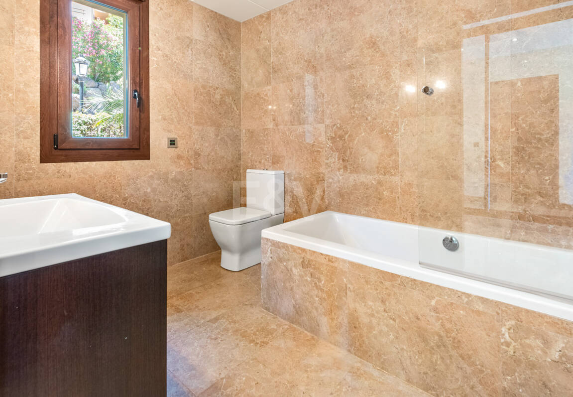 Helle Villa mit Blick auf Santa María Golf