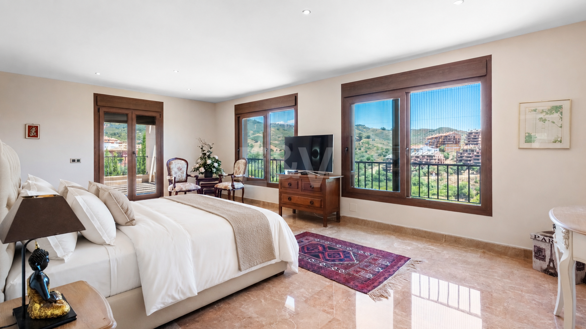 Helle Villa mit Blick auf Santa María Golf