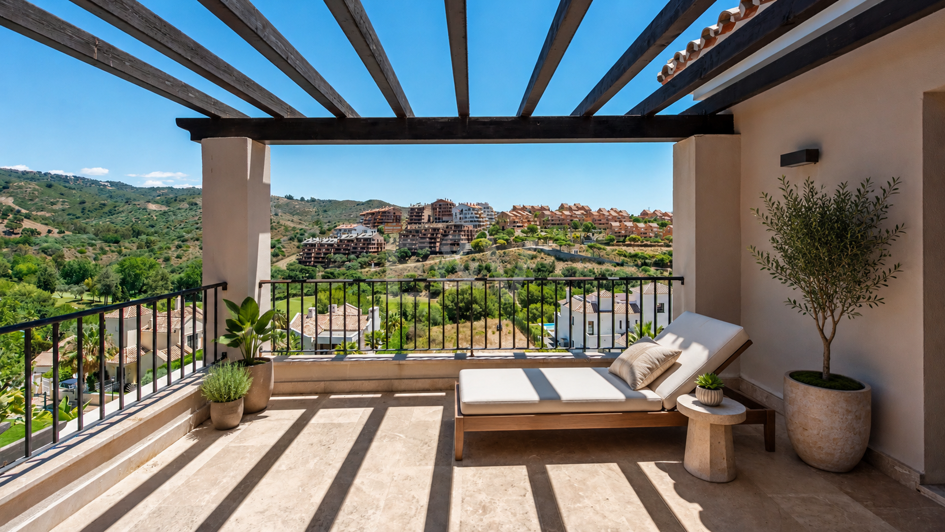 Helle Villa mit Blick auf Santa María Golf