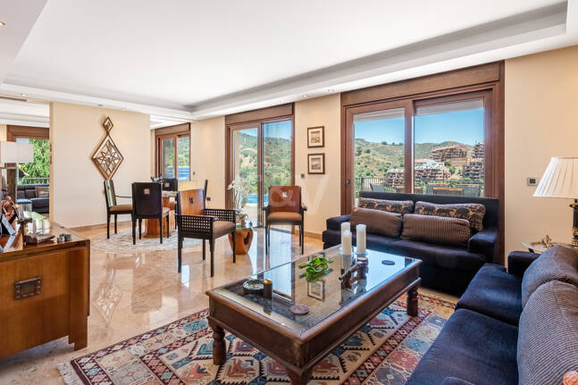 Helle Villa mit Blick auf Santa María Golf