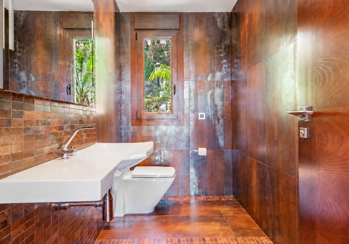 Bright Villa Overlooking Santa María Golf