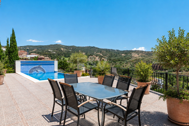 Helle Villa mit Blick auf Santa María Golf