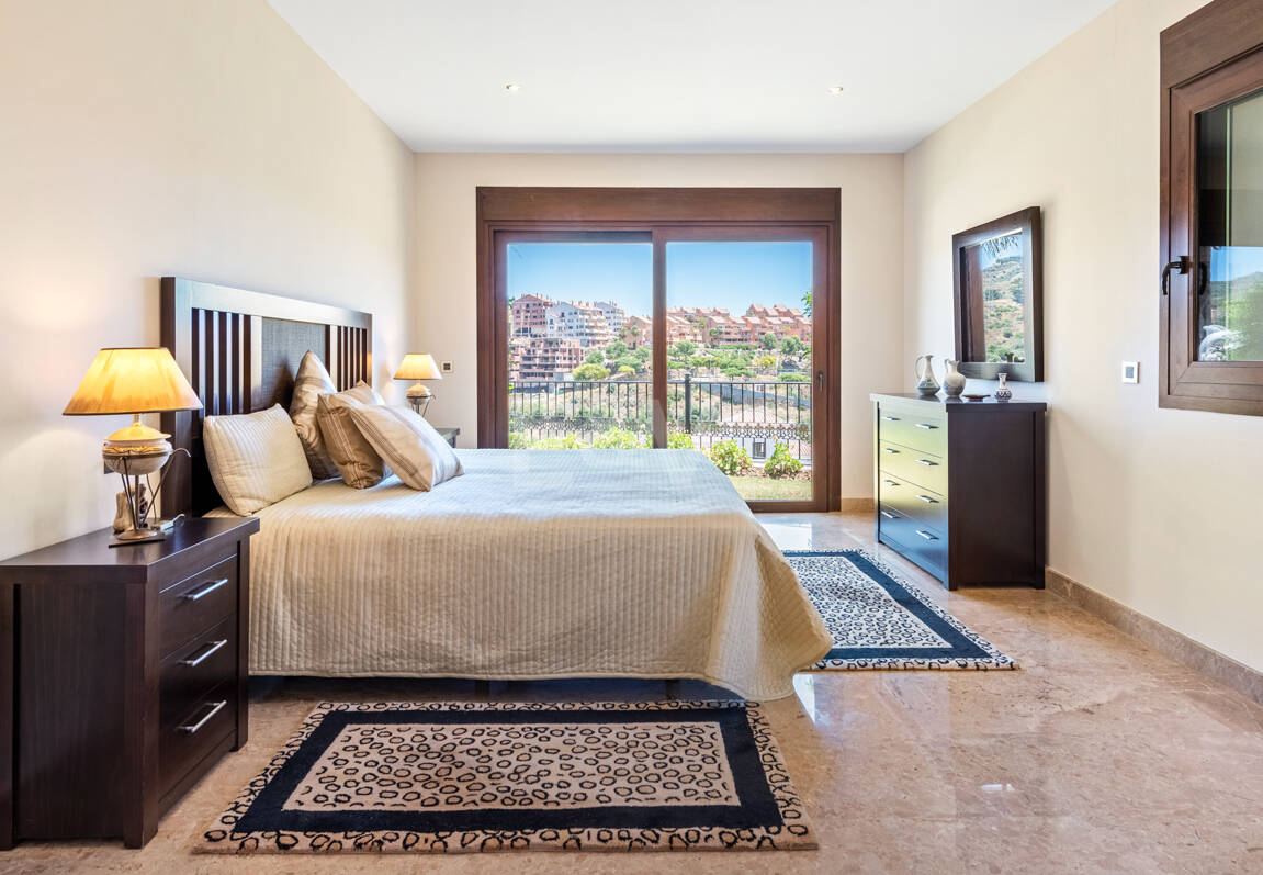 Helle Villa mit Blick auf Santa María Golf