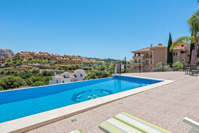 Helle Villa mit Blick auf Santa María Golf