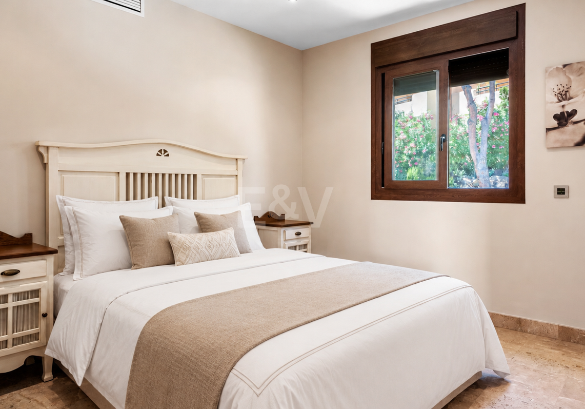 Bright Villa Overlooking Santa María Golf