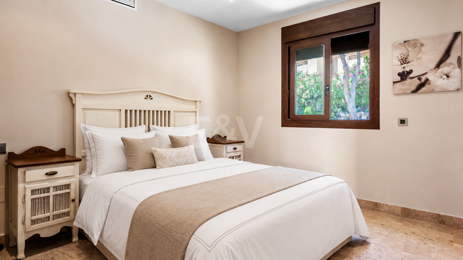 Helle Villa mit Blick auf Santa María Golf
