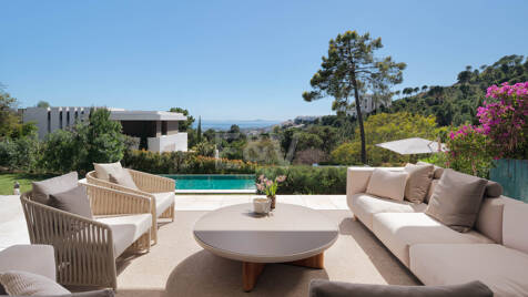 Moderne Luxusvilla in Alcuzcuz-Benahavis mit Panoramablick