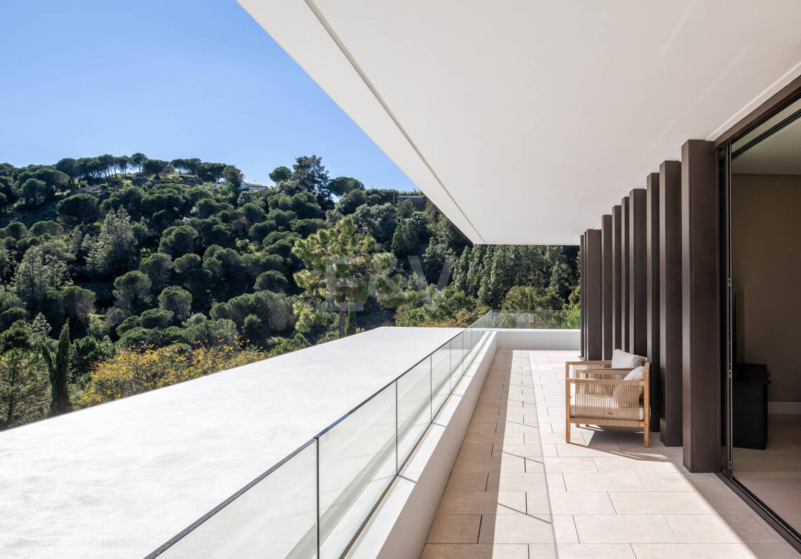 Moderne Luxusvilla in Alcuzcuz-Benahavis mit Panoramablick